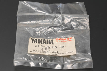 New OEM Yamaha 3L6-25135-00-00 Drive gear NOS