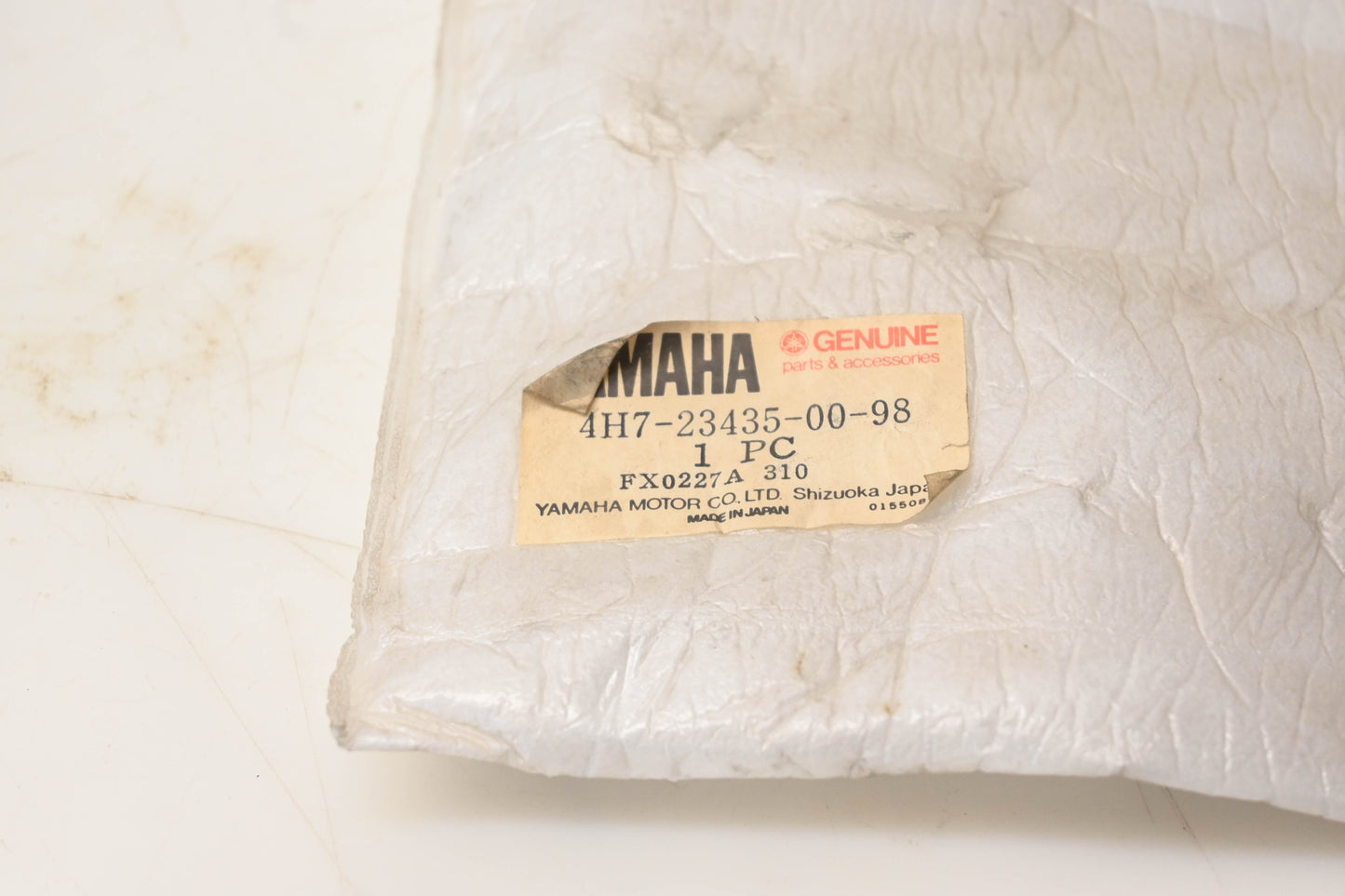New OEM Yamaha 4H7-23435-00-98 Triple Tree Top Clamp NOS