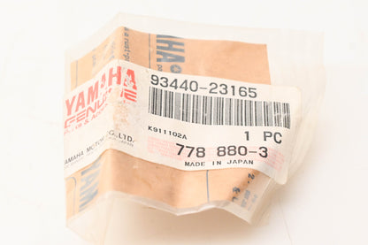 New OEM Yamaha 93440-23165-00 Circlip NOS