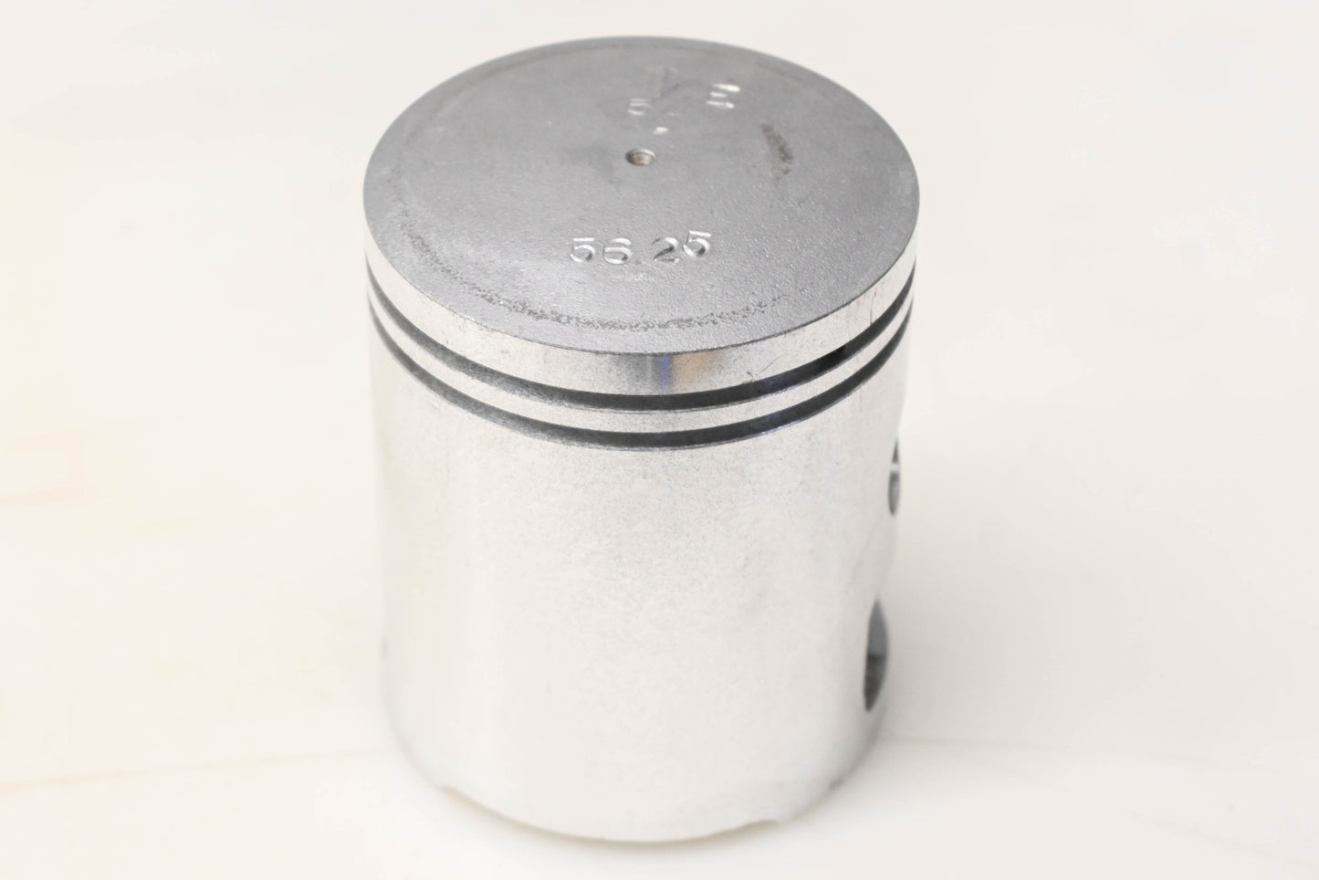 New OEM Yamaha 137-11631-00-96 Piston NOS
