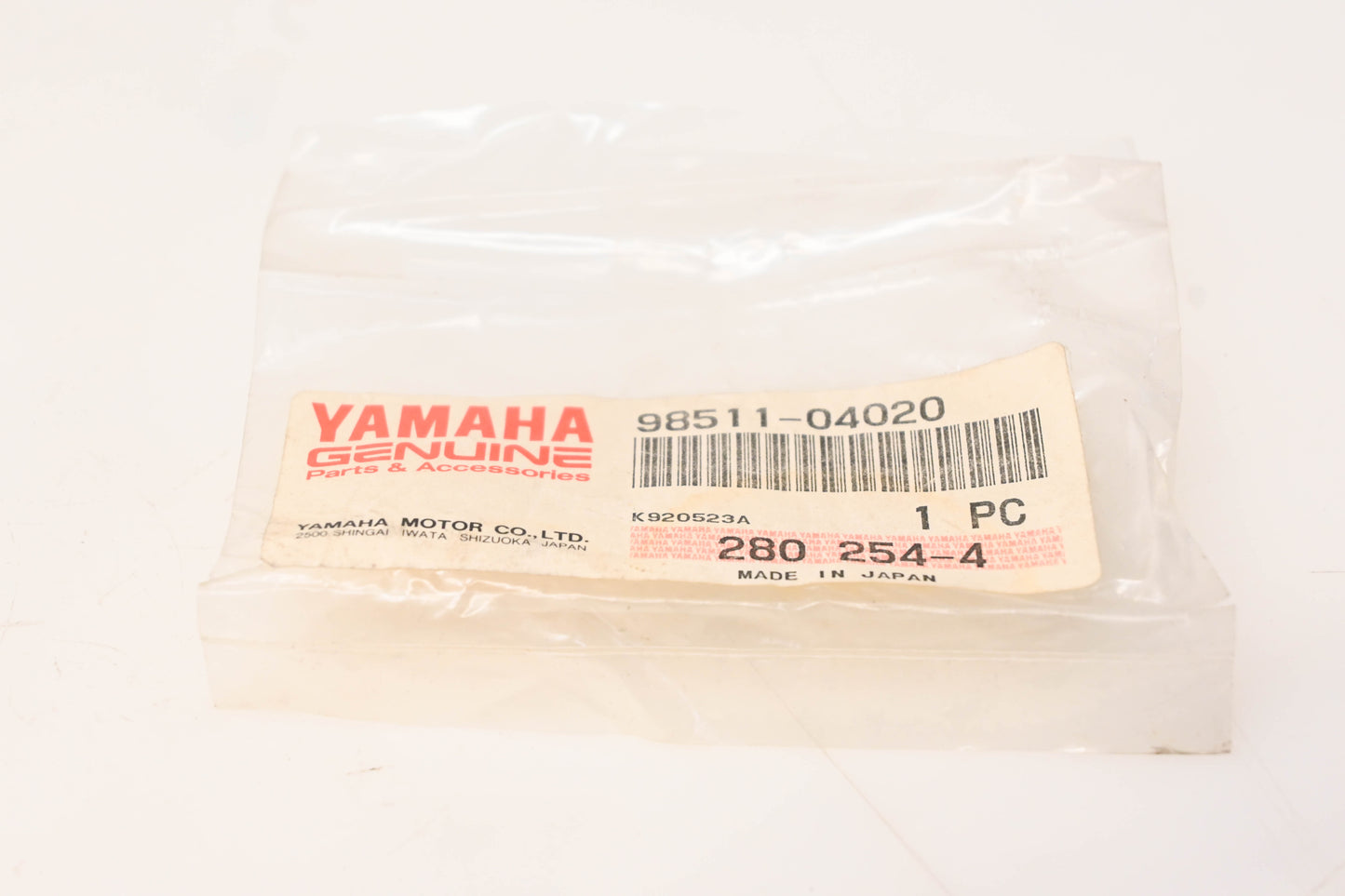New OEM Yamaha 98511-04020-00 Pan Head Screws Qty 2 NOS