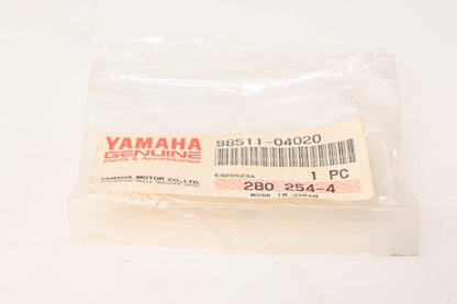 New OEM Yamaha 98511-04020-00 Pan Head Screws Qty 2 NOS