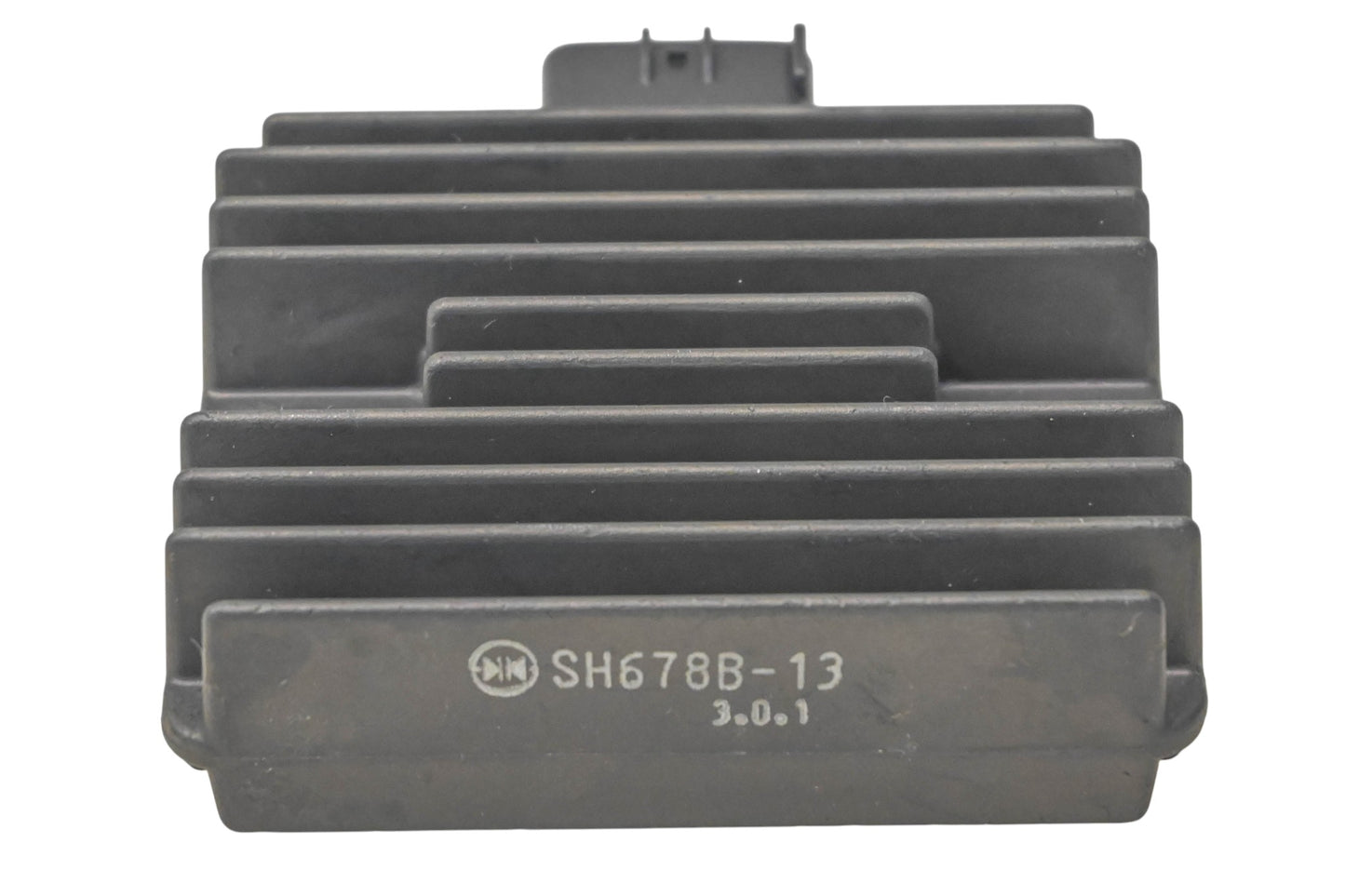 New OEM Yamaha 68V-81960-00-00 Regulator Rectifier NOS