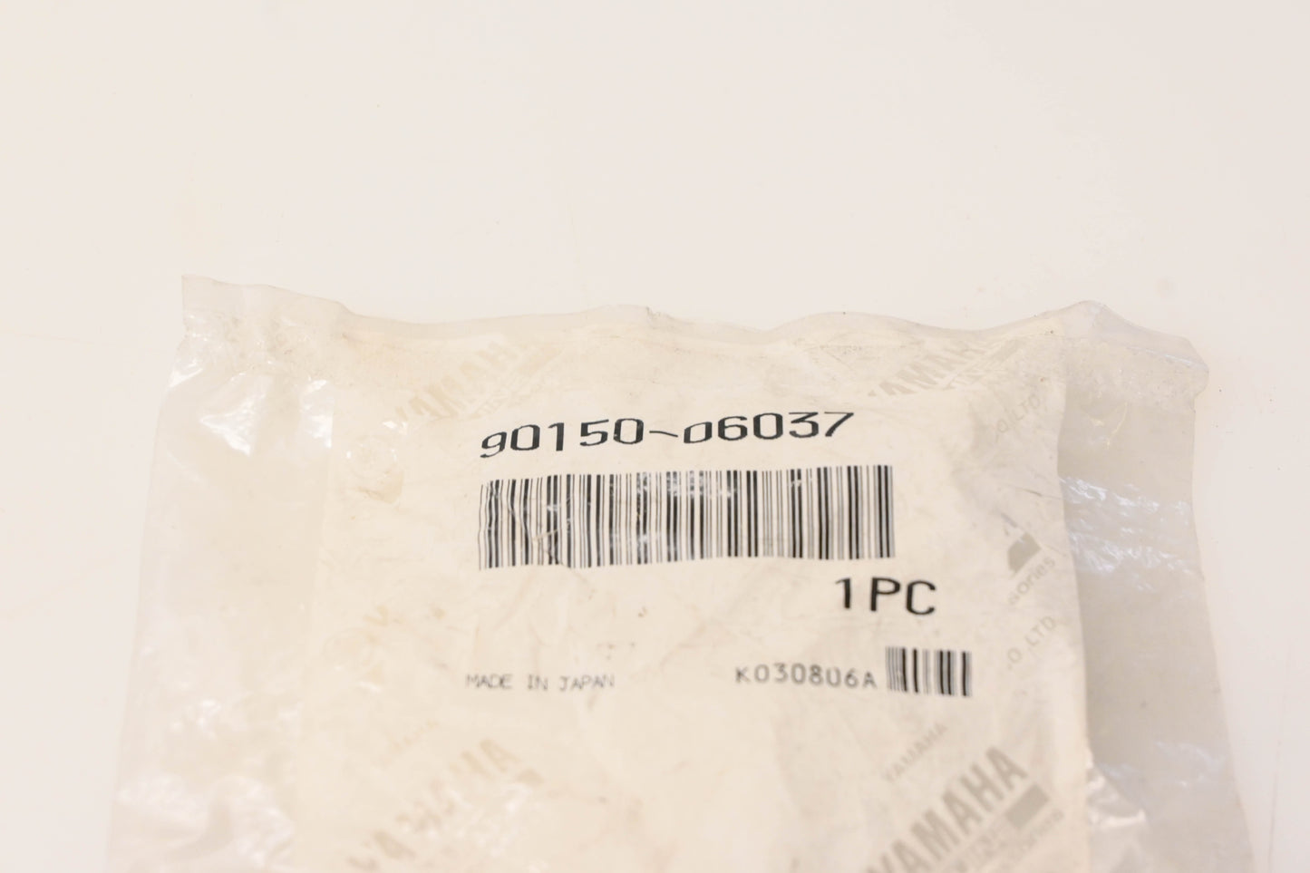 New OEM Yamaha 90150-06037-00 Round Head Screw NOS