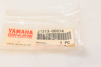 New OEM Yamaha 97313-06014-00 Bolt NOS