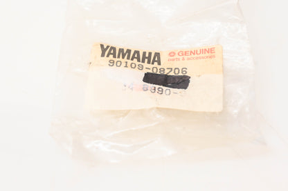 New OEM Yamaha 90109-08706-00 Bolt NOS