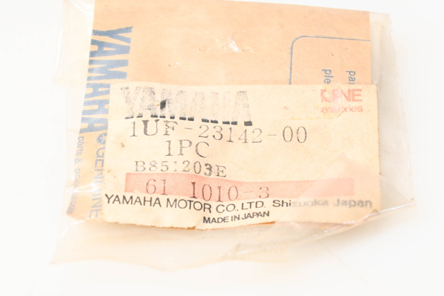 New OEM Yamaha 1UF-23142-00-00 Upper Spring Seat NOS