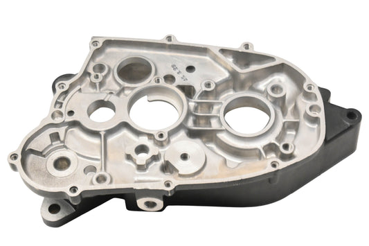 New OEM Yamaha 437-15121-02-00, 3R3-14452-00-00 Crankcase NOS