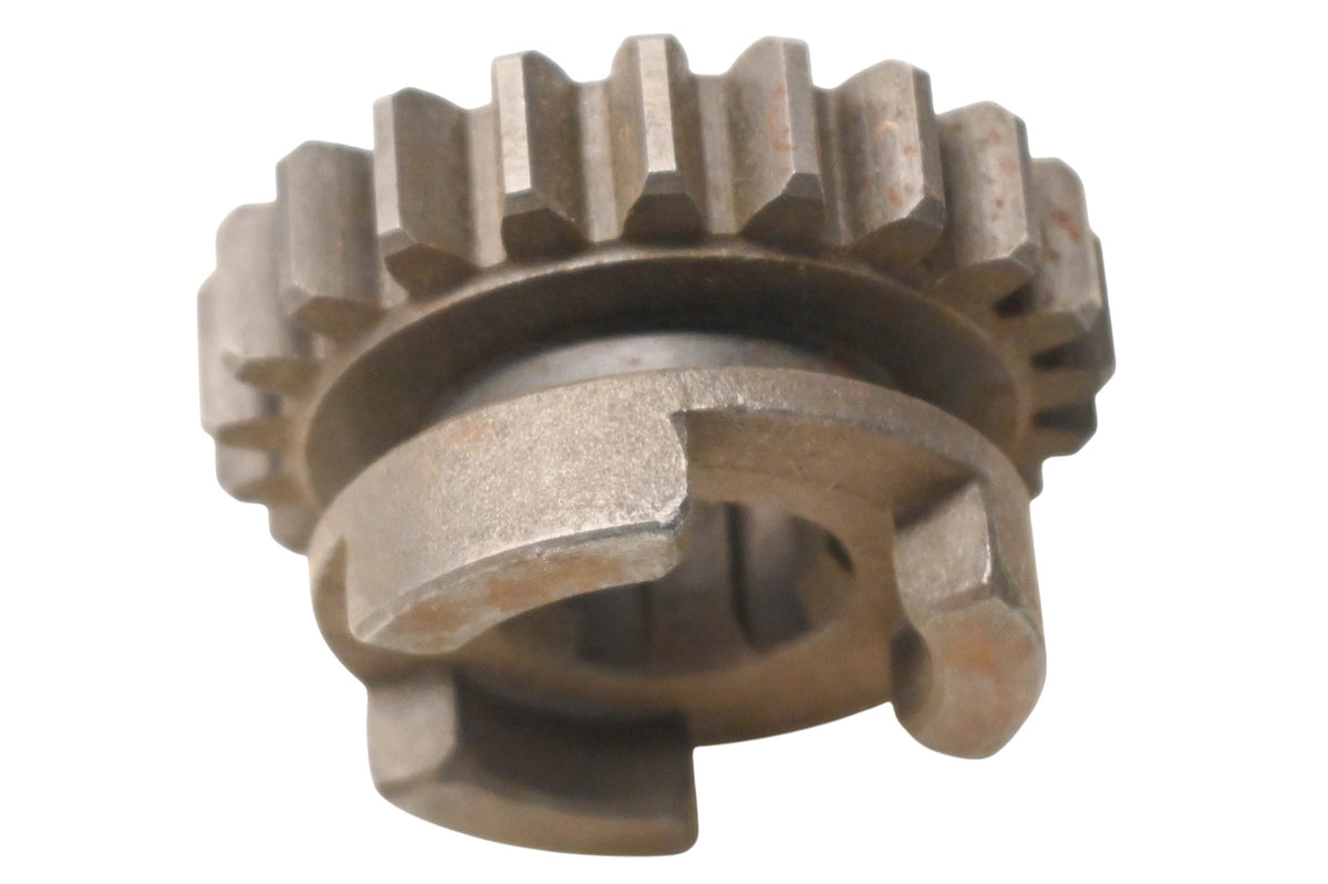 New OEM Suzuki 24231-46000 Third Drive Gear NOS