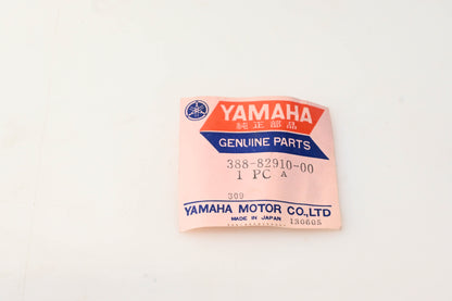 New OEM Yamaha 388-82910-00-00 Lever Holder Assembly NOS