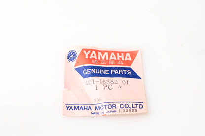 New OEM Yamaha 401-16382-01-00 Axle Push Lever NOS