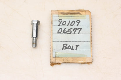 New OEM Yamaha 90109-06577-00 Bolt NOS