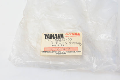 New OEM Yamaha 1LJ-83332-00-00 Flasher Lens NOS