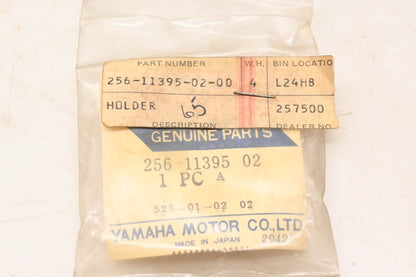 New OEM Yamaha 256-11395-02-00 Cylinder Holder Special Bolt NOS