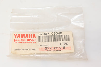 New OEM Yamaha 97007-06040-00 Bolt NOS