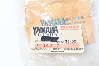 New OEM Yamaha 90109-10527-00 Bolt NOS