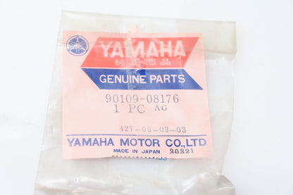 New OEM Yamaha 90109-08176-00 Bolt NOS