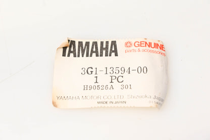 Yamaha 3G1-13594-00-00 Carburetor Manifold Cover NOS