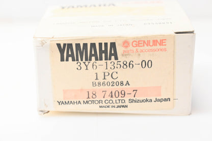 New OEM Yamaha 3y6-13586-00-00 Carburetor Joint NOS