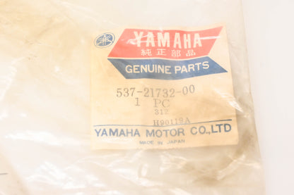New OEM Yamaha 537-21732-00-00 Side Cover Seal NOS