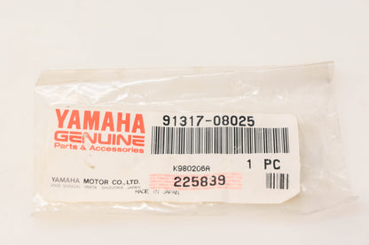 New OEM Yamaha 91317-08025-00 Bolt NOS