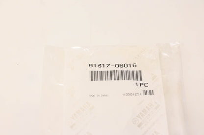 New OEM Yamaha 91317-06016-00 Socket Bolt NOS
