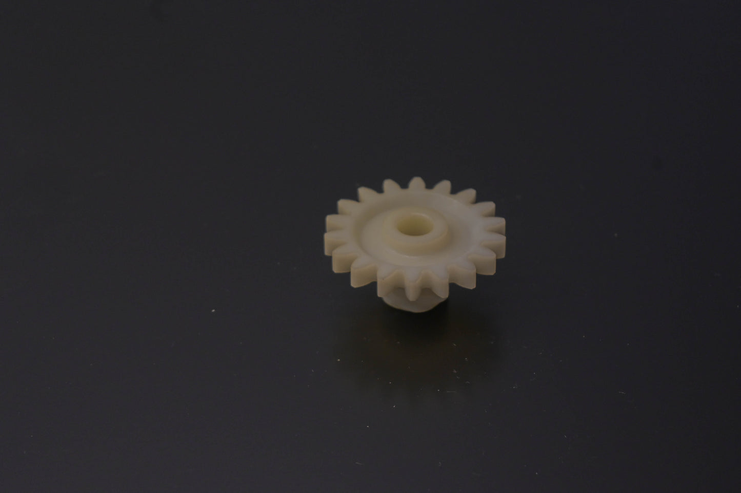 New OEM Yamaha 438-17831-00-00 Tachometer Drive Gear NOS