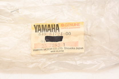 New OEM Yamaha 849-84724-00-00 Screw Pan Head NOS