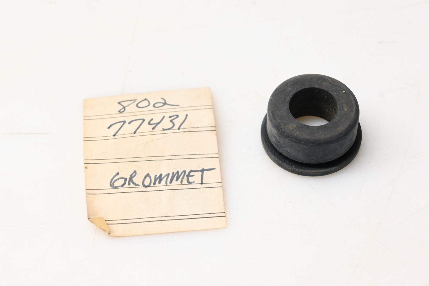 New OEM Yamaha 802-77431-00-00 Grommet NOS