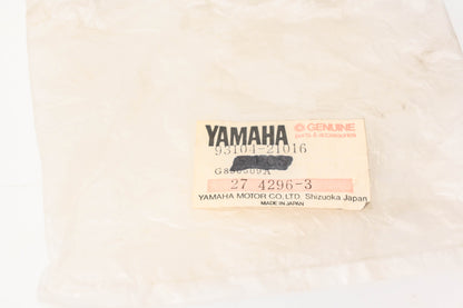New OEM Yamaha 93104-21016-00 Oil Seal NOS