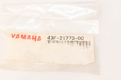 New OEM Yamaha 43F-21773-00-00 Grommet NOS