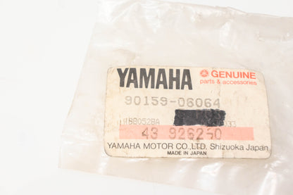 New OEM Yamaha 90159-06064-00 Screw With Washer NOS