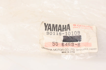 New OEM Yamaha 90119-10109-00 Bolt With Washer NOS
