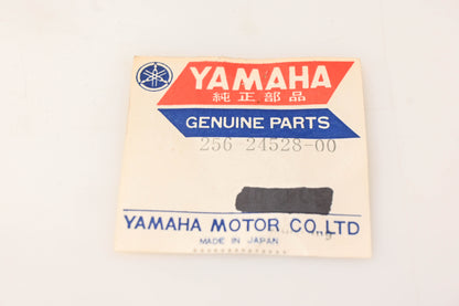 New OEM Yamaha 256-24528-00-00 Gasket NOS