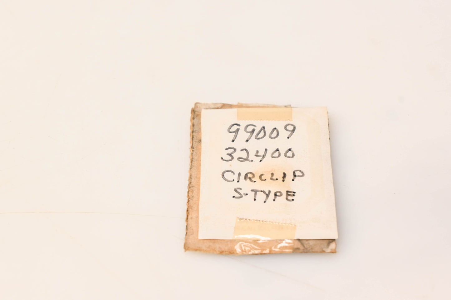New OEM Yamaha 99009-32400-00 Circlip NOS