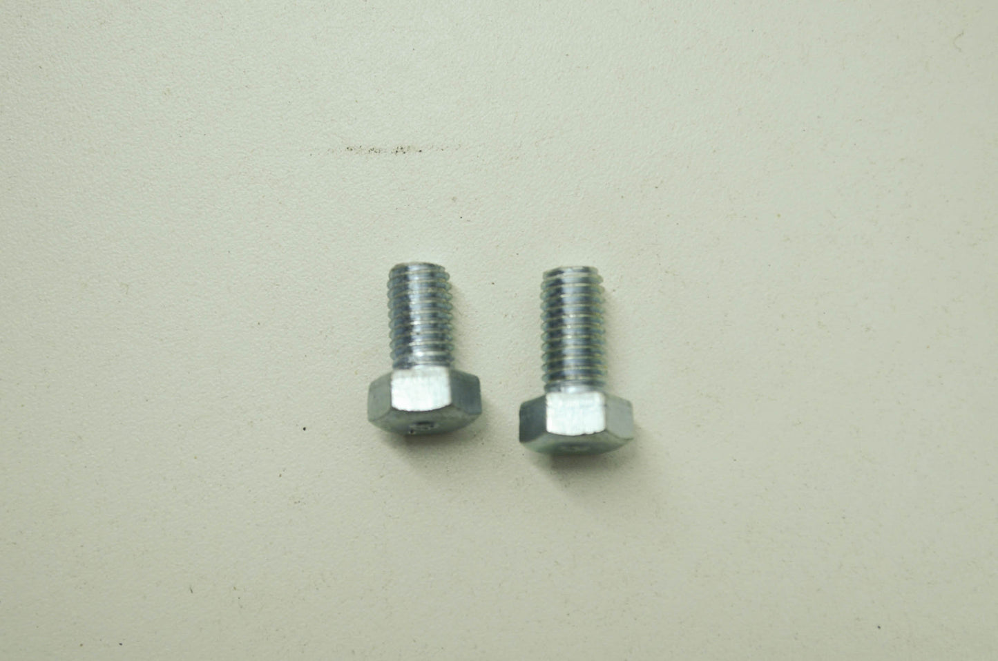 Bolts C70 C70M CA100 CA105 Qty 2 NOS