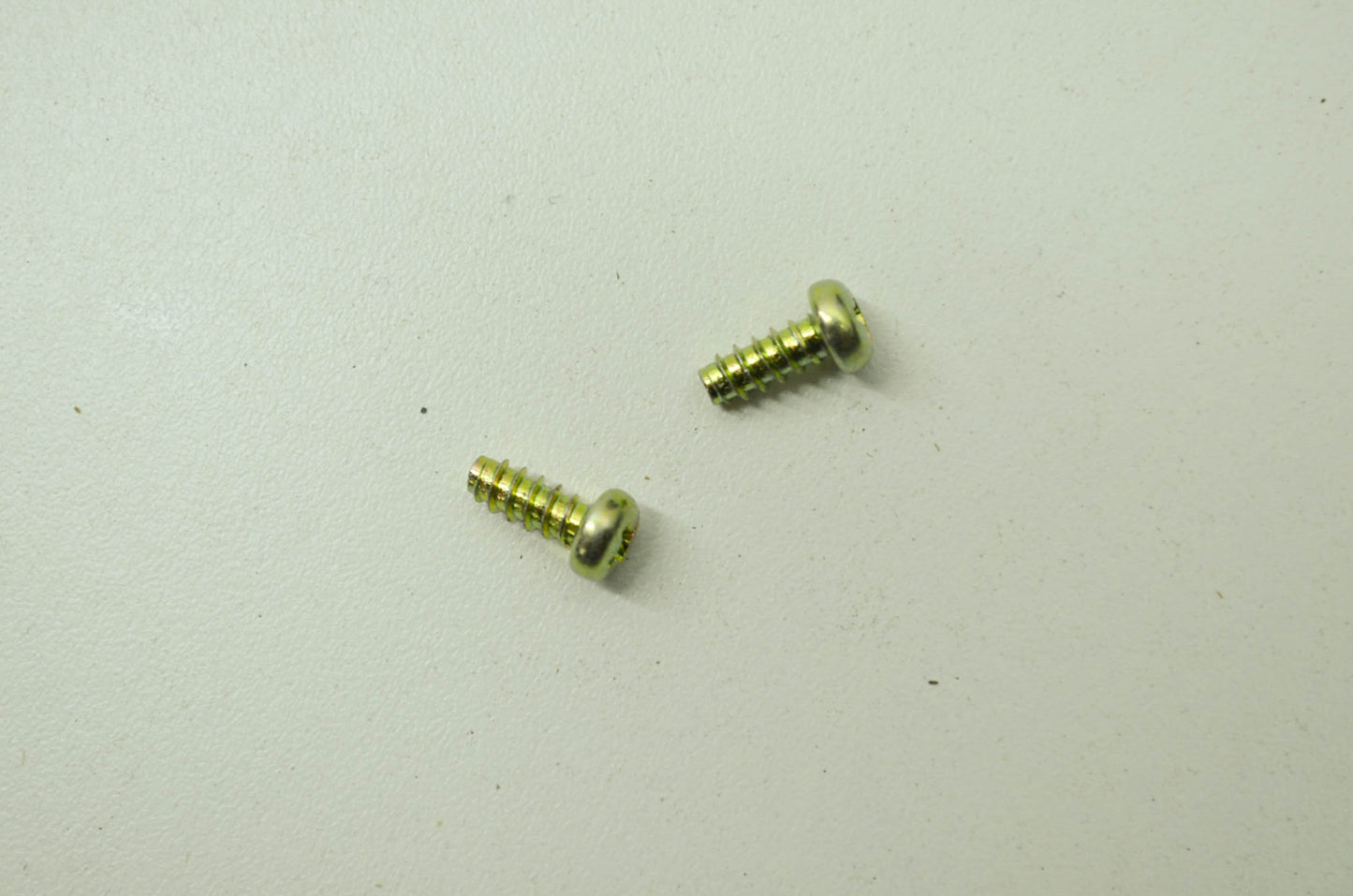 OEM Honda 93901-24220 Tap Screw (4X10) Qty 2 NOS