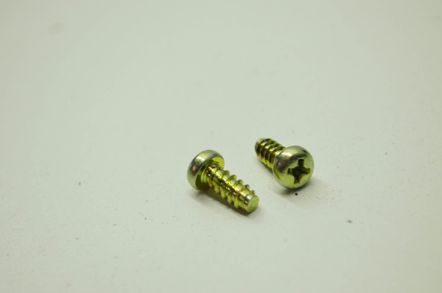 OEM Honda 93901-24220 Tap Screw (4X10) Qty 2 NOS