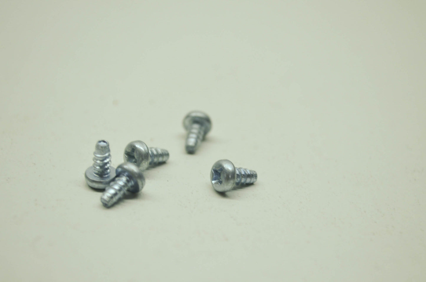 OEM Honda 93901-22010 Tapping Screw (3X6) Qty 5 NOS