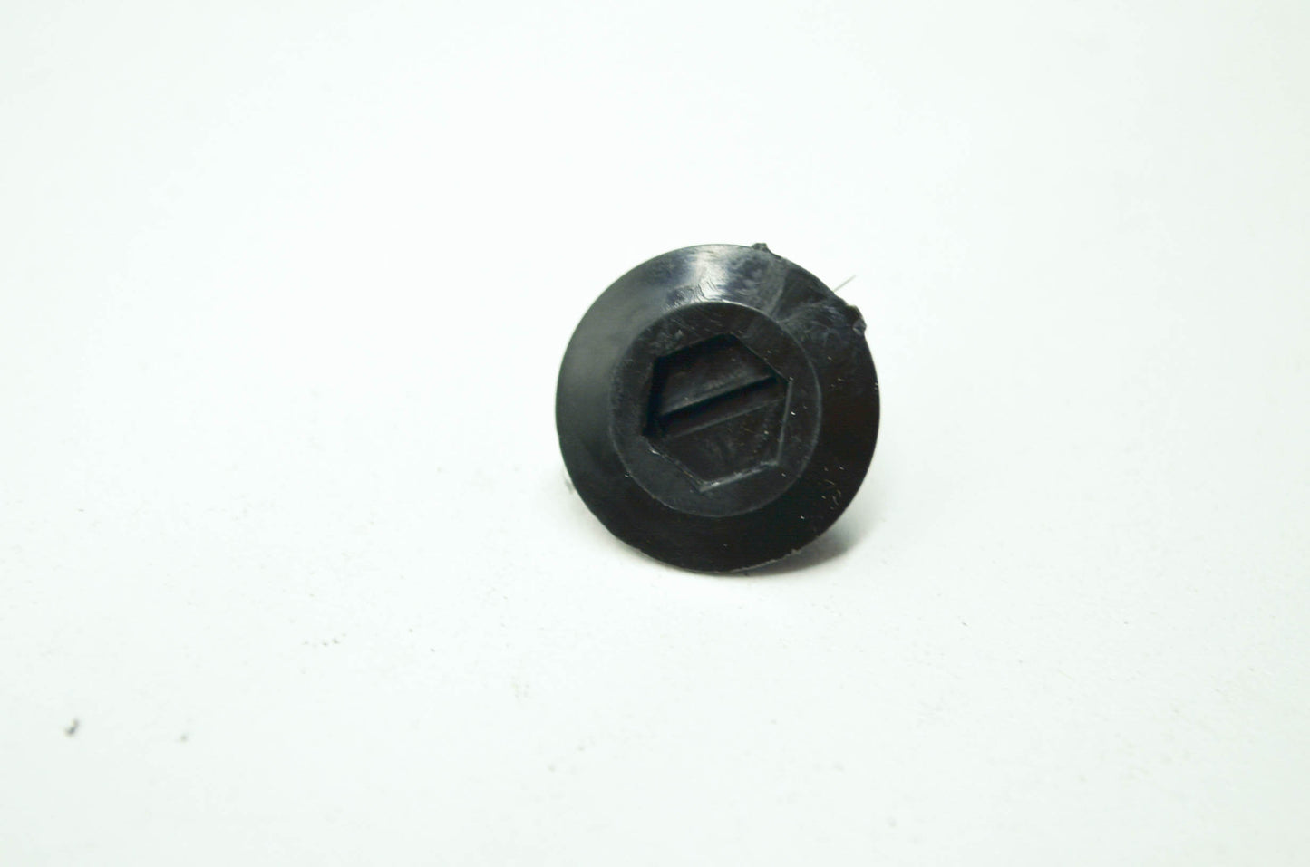 248 Pivot Black Screw NOS