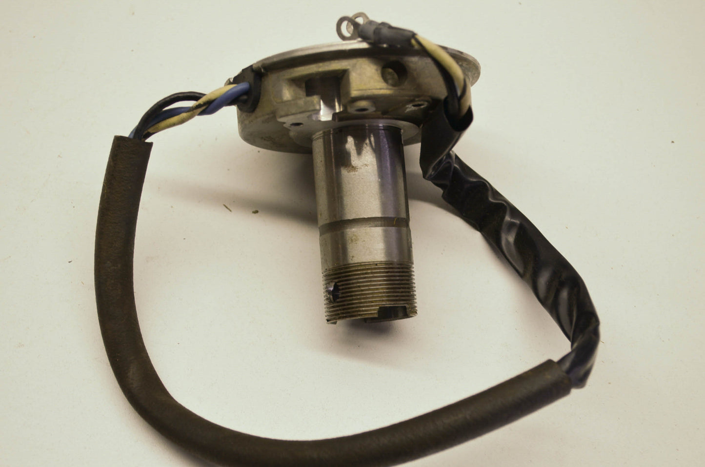 NEW OEM Mercury Marine Outboard Distributor Housing NOS