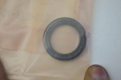 OEM Honda 91204-KF0-003 Oil Seal 20X28X5 NOS