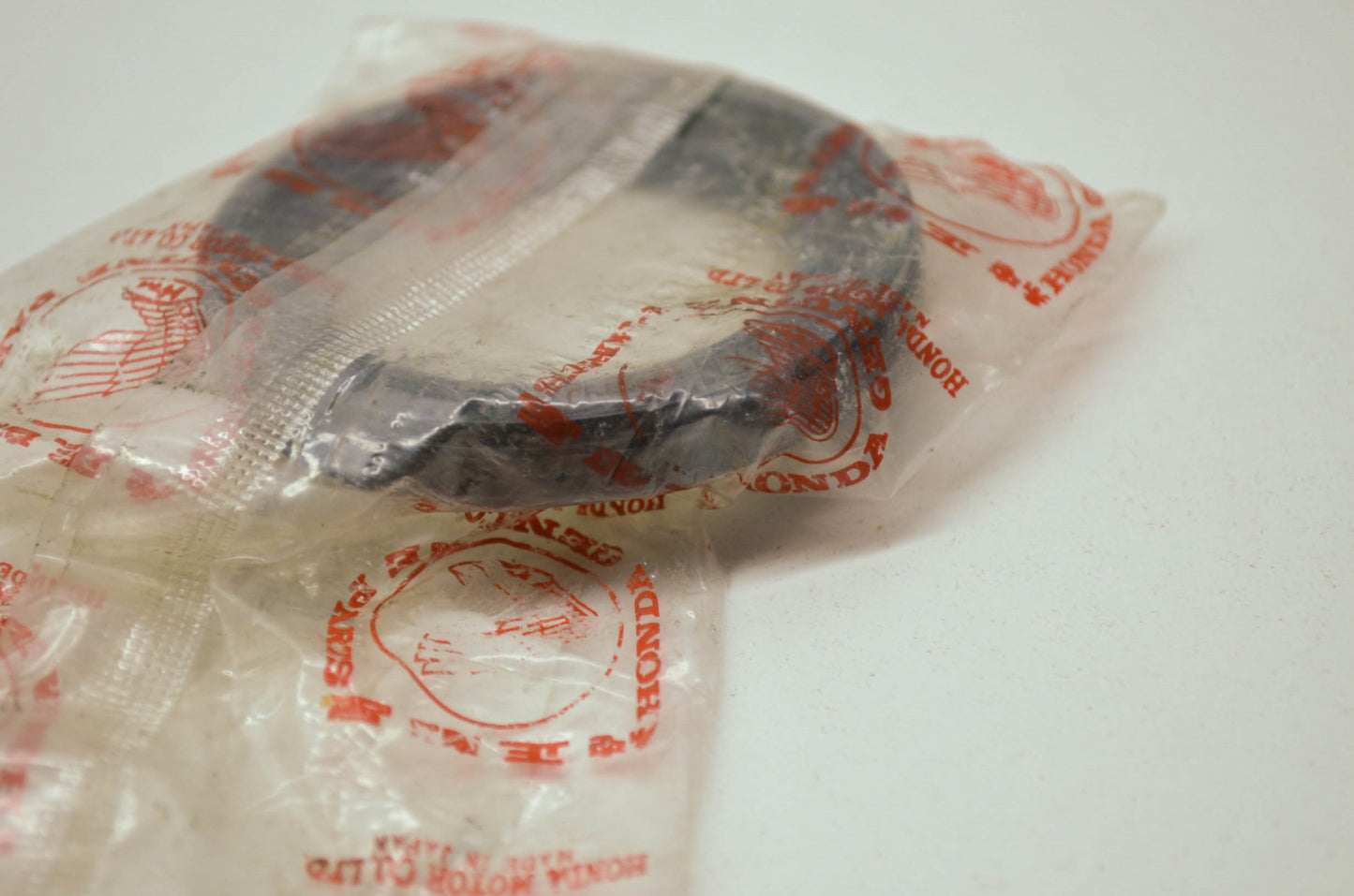 OEM Honda 91207-MB2-003 Oil Seal 40X62X6 NOS