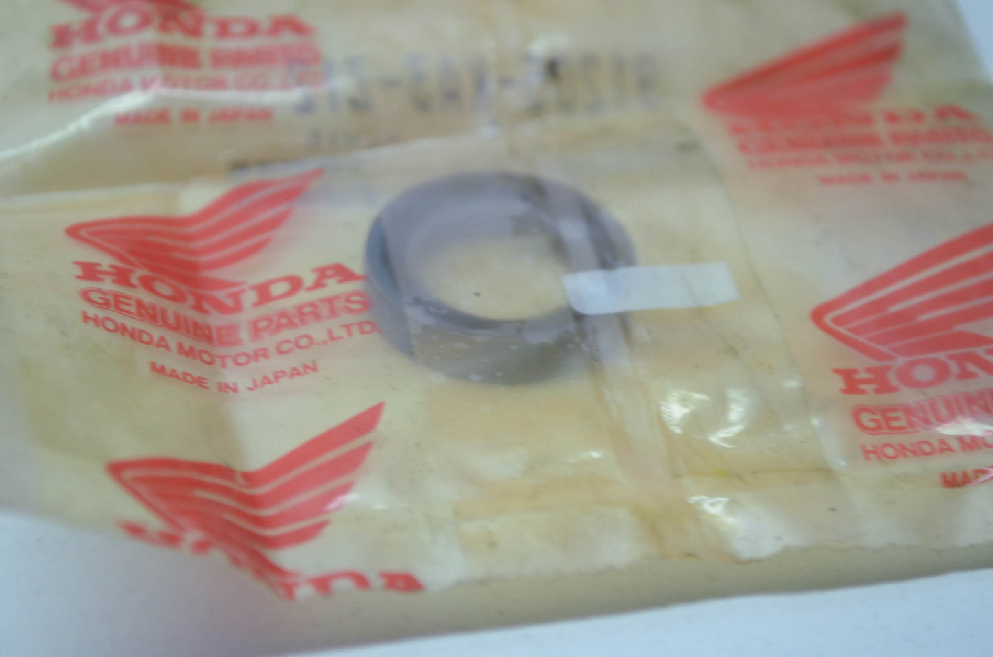 OEM Honda 91205-KA3-712 Oil Seal 16.5X25X5 NOS