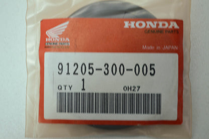OEM Honda 91205-300-005 Oil Seal 25X62X7 NOS