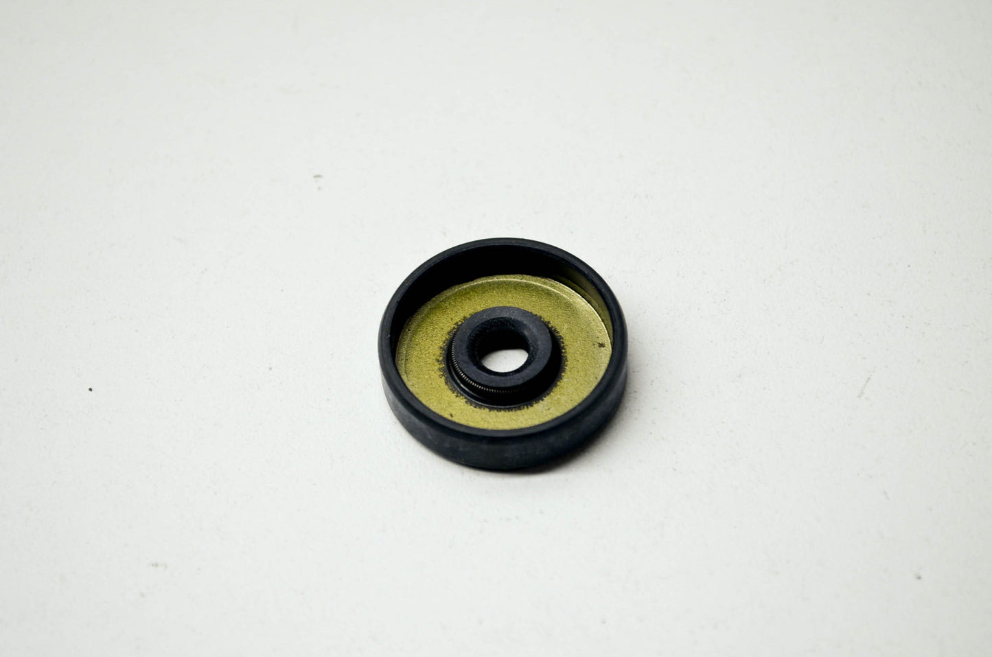 OEM Kawasaki 92050-040 Oil Seal TC7297 NOS