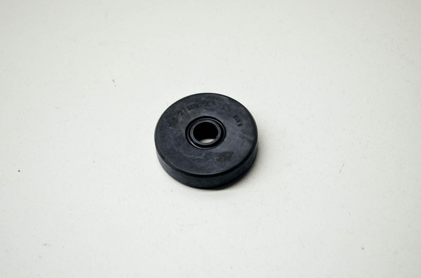 OEM Kawasaki 92050-040 Oil Seal TC7297 NOS
