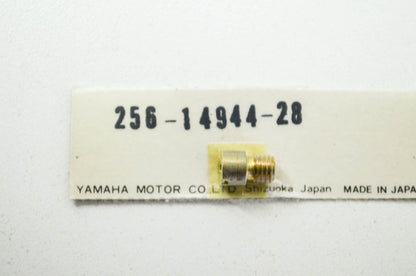 OEM Yamaha 256-14944-28-00 Main Jet #140 NOS