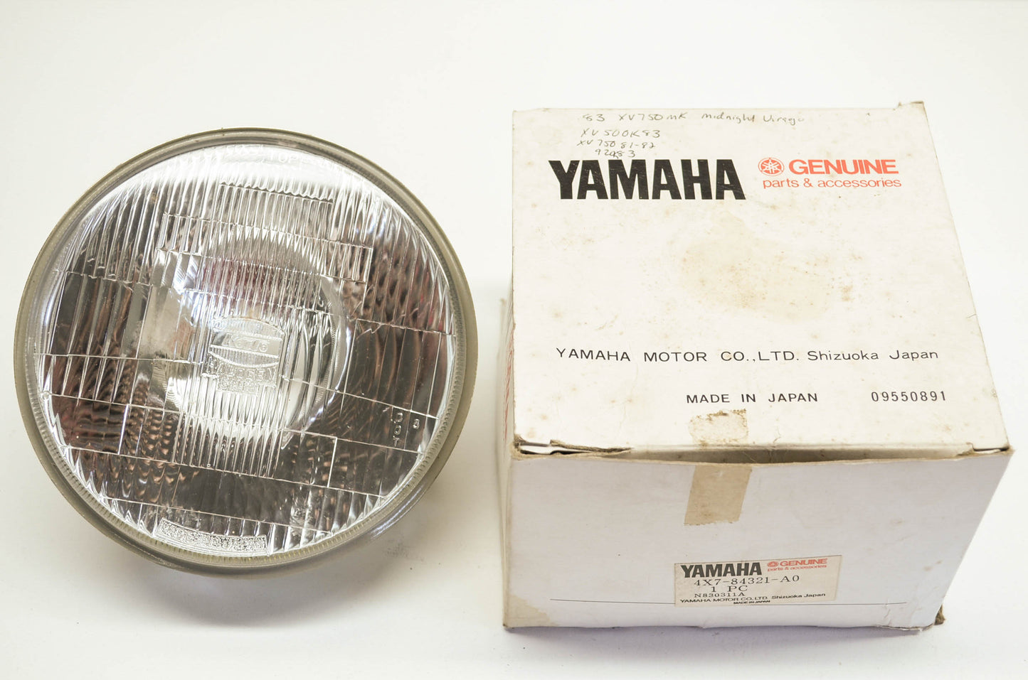 OEM Yamaha 4x7-84321-a0-00 Headlight Lens NOS