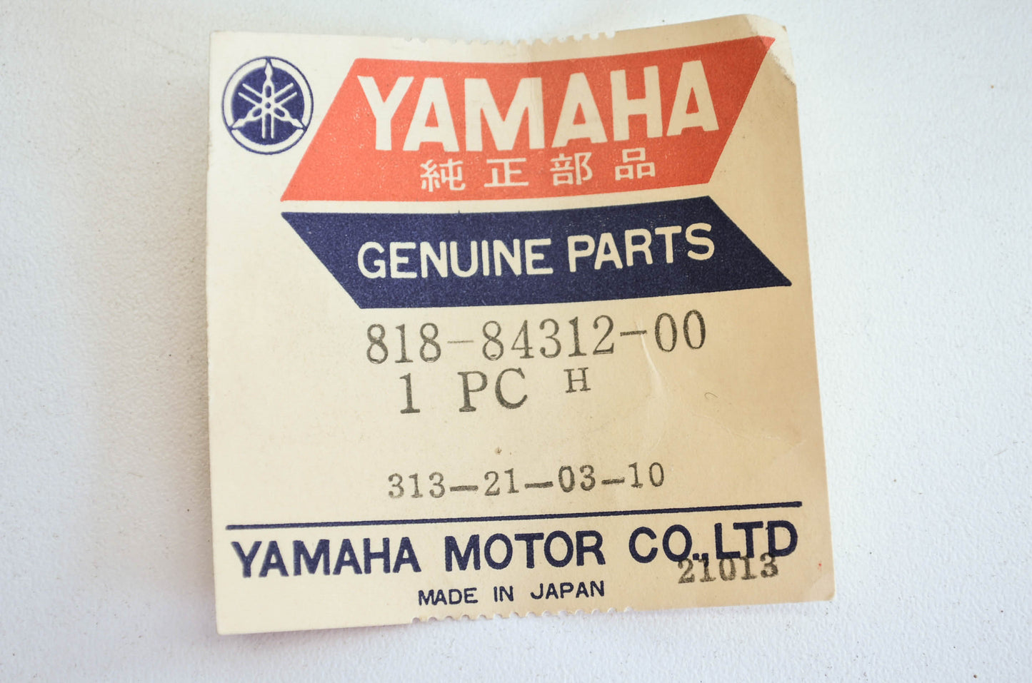 OEM Yamaha 818-84312-00-00 Socket NOS